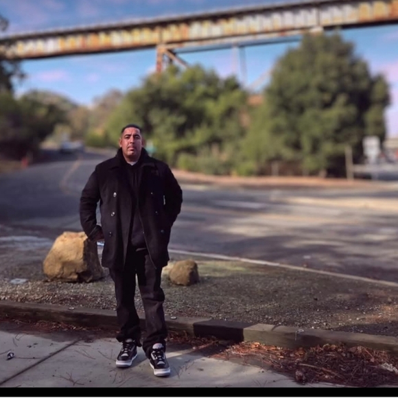 Meet your Posher, Jordan - Picture 1 of 3